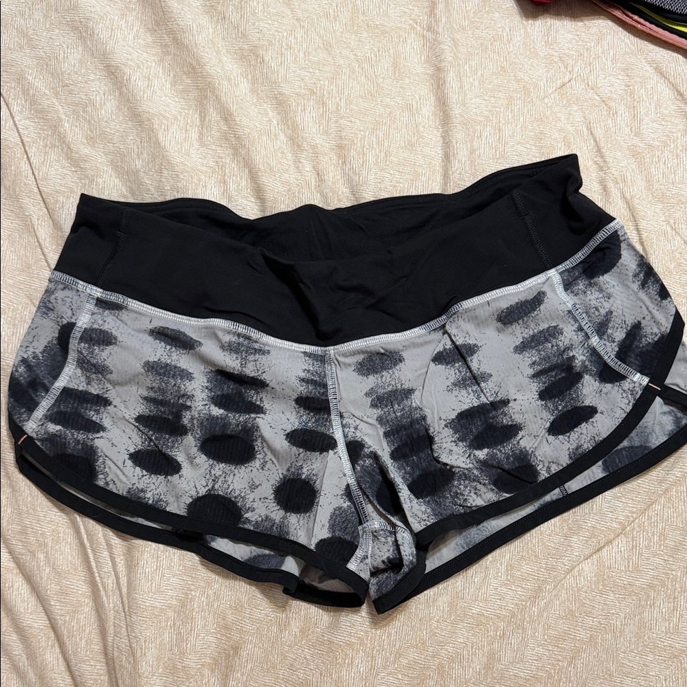 Lululemon Athletica Black and Gray Patterned Shorts